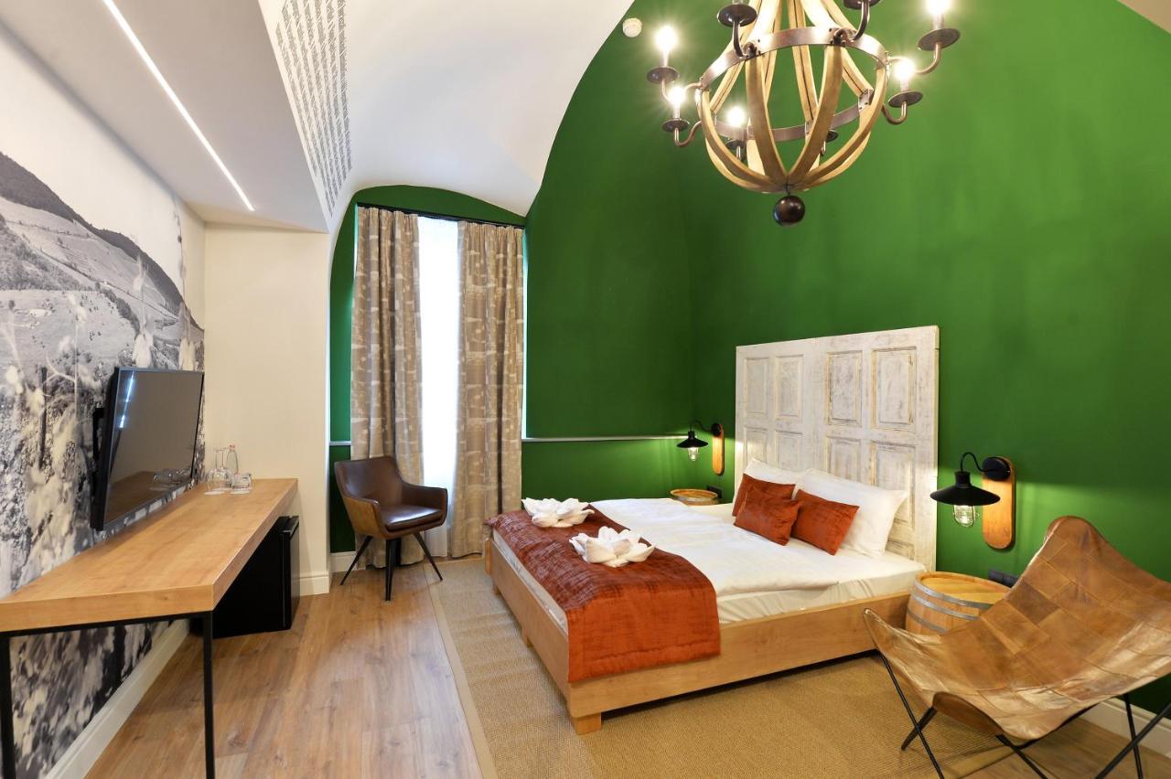 1552 Boutique Hotel エゲル エクステリア 写真