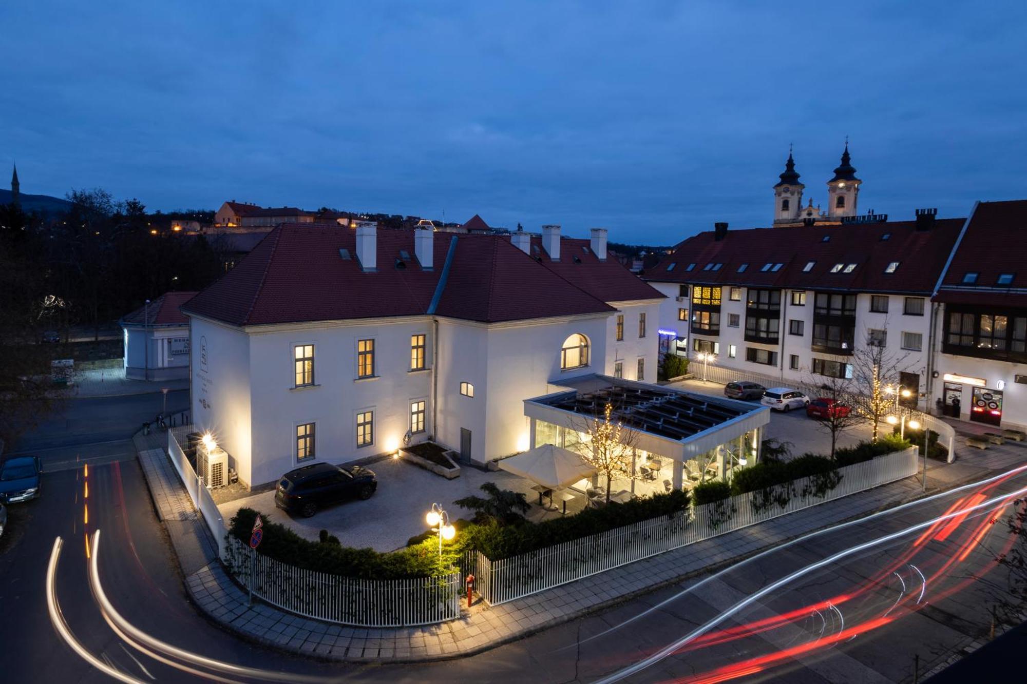 1552 Boutique Hotel エゲル エクステリア 写真